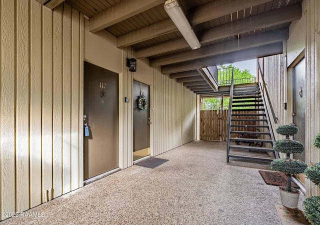 Photo 1 of Condominium at 1008 S College Rd #117, Lafayette, LA 70503 | MLS# 2020022486 | | Sold on 2025-05-15