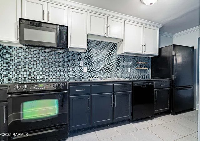 Photo 4 of Condominium at 1008 S College Rd #117, Lafayette, LA 70503 | MLS# 2020022486 | | Sold on 2025-05-15
