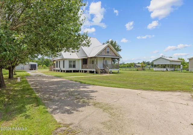 3rd image of 124 Al Romero Jr Rd, Maurice, LA 70555 | MLS# 2600006433