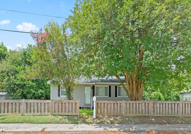 1st image of 1200 S Sterling St, Lafayette, LA 70501 | MLS# 2600005626