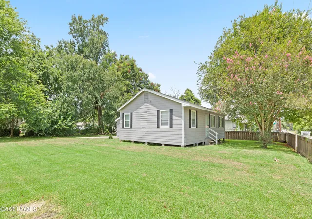 3rd image of 1200 S Sterling St, Lafayette, LA 70501 | MLS# 2600005626