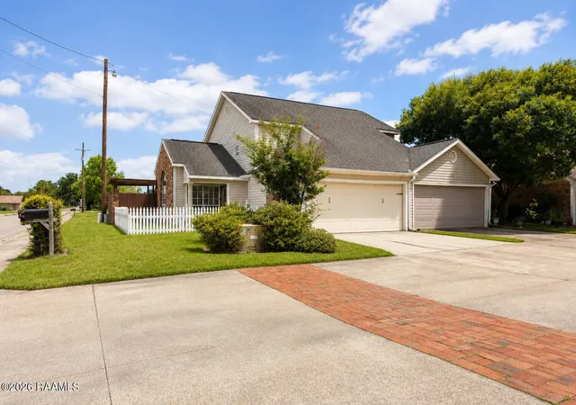 Photo 1 of Sale Pending at 110 S Domingue Ave #1, Lafayette, LA 70506 | MLS# 2600005768 | Listing updated on 2026-09-21