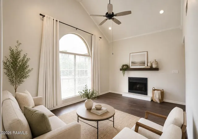 Photo 3 of Sale Pending at 110 S Domingue Ave #1, Lafayette, LA 70506 | MLS# 2600005768 | Listing updated on 2026-09-21
