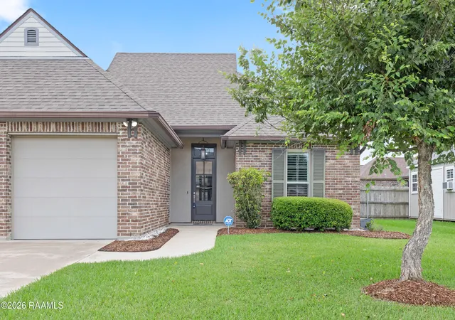 2nd image of 1102 Huval St, Broussard, LA 70518 | MLS# 2600006723