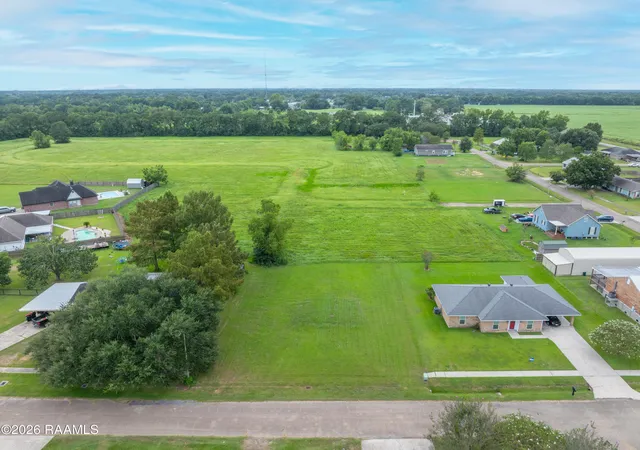 Photo 3 of Sale Pending at 109 Coral Reef Dr, Lafayette, LA 70506 | MLS# 2600007973 | Listing updated on 2026-08-28