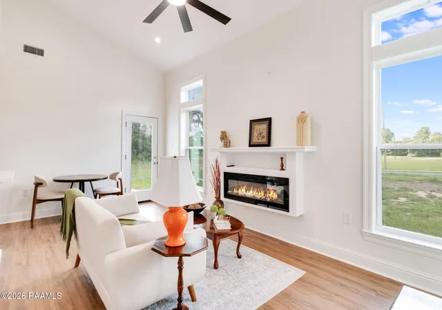 Photo 2 of Single family home for sale at 102 Canal St, Lafayette, LA 70501 | MLS# 2500004310 | Listing updated on 2026-08-25