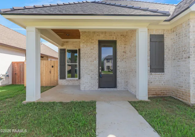 3rd image of 410 Dunvegan Ct, Lafayette, LA 70503 | MLS# 2600001280