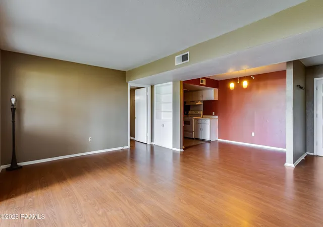 Homes for sale in Lafayette, LA | 3121 Johnston St, Lafayette, LA 70503