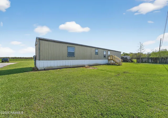 Homes for sale in Jeanerette, LA | 4915 Autumn Ln, Jeanerette, LA 70544 | MLS# 2600006152