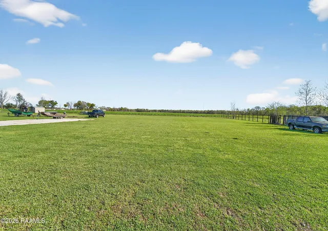 Homes for sale in Jeanerette, LA | 4915 Autumn Ln, Jeanerette, LA 70544 | MLS# 2600006152