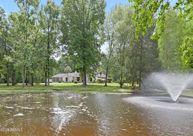 Photo 3 of Mansion for sale at 505 Comanche Dr, Lafayette, LA 70503 | MLS# 2600003686 | Listing updated on 2026-05-06
