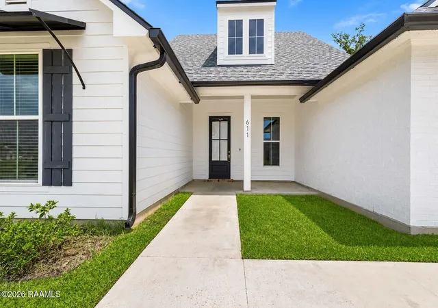 2nd image of 611 Whispering Meadows Rd, Broussard, LA 70518 | MLS# 2600007660