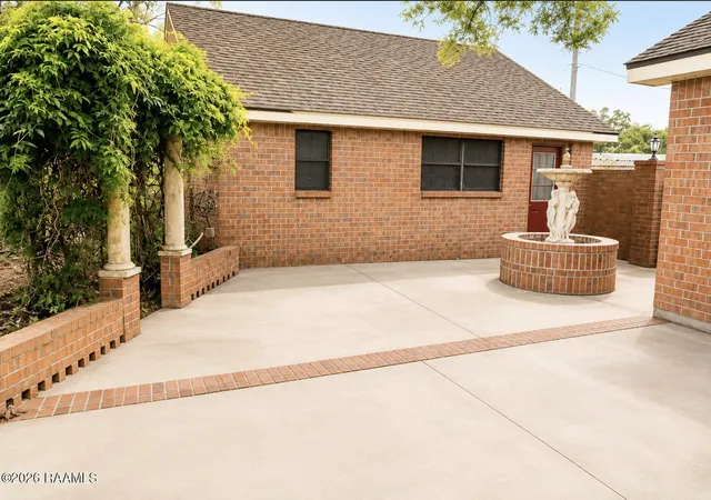 12th image of 107 W Bayou Shore St, Lafayette, LA 70508 | MLS# 2600004595