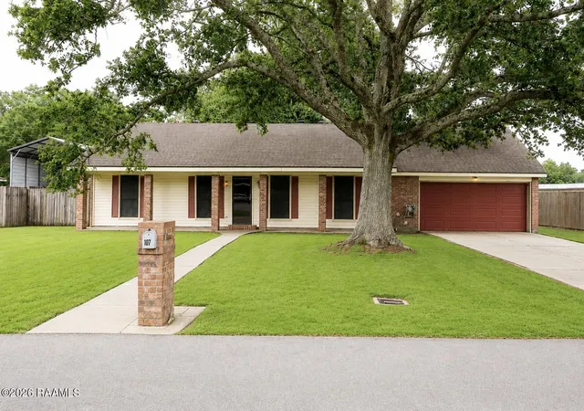 1st image of 107 W Bayou Shore St, Lafayette, LA 70508 | MLS# 2600004595