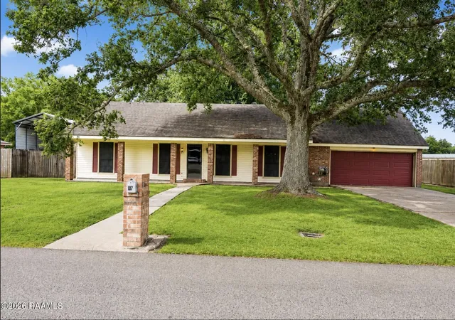 2nd image of 107 W Bayou Shore St, Lafayette, LA 70508 | MLS# 2600004595