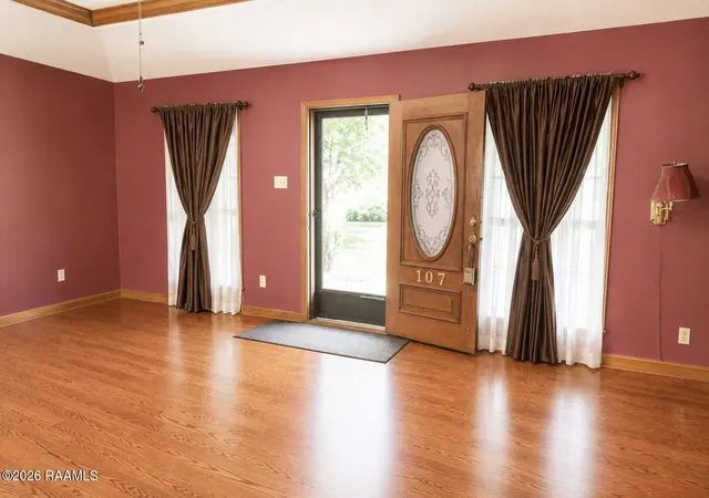 3rd image of 107 W Bayou Shore St, Lafayette, LA 70508 | MLS# 2600004595