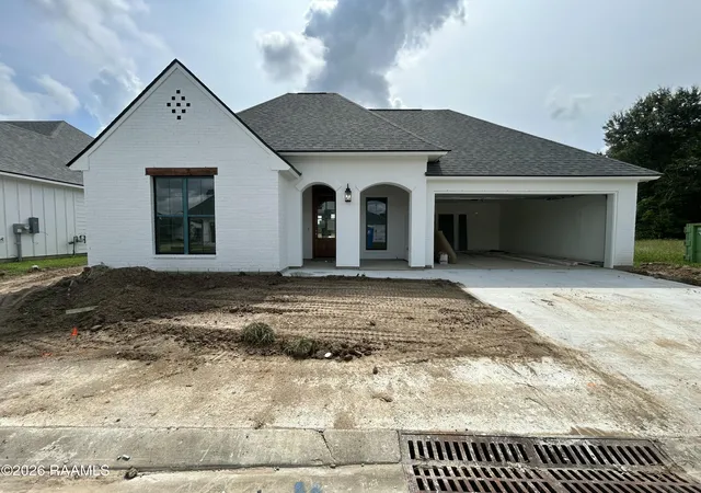 image of 401 Grand Oak Dr, Broussard, LA 70518 | MLS# 2600002285