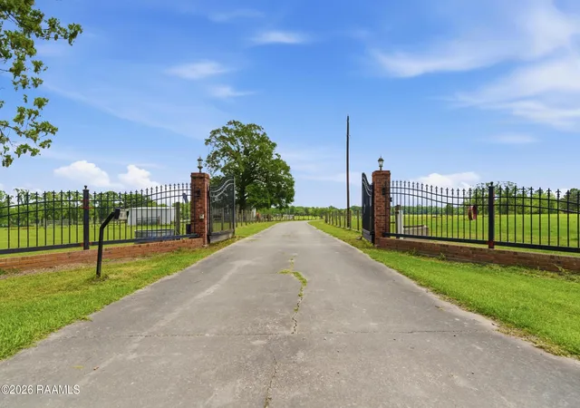 Homes for sale in Arnaudville, LA | 776 Sand Pit Rd, Arnaudville, LA 70512 | MLS# 2600003693