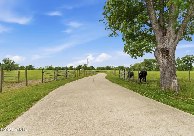 Homes for sale in Arnaudville, LA | 776 Sand Pit Rd, Arnaudville, LA 70512 | MLS# 2600003693