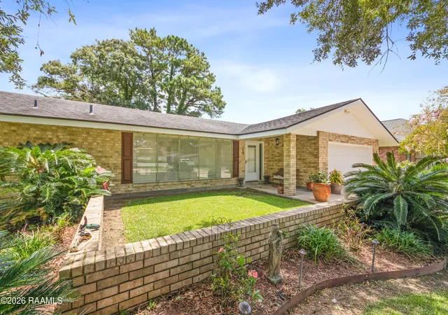 Photo 2 of Single family home for sale at 113 Eastwood Dr, Franklin, LA 70538 | MLS# 2600006757 | Listing updated on 2026-09-08