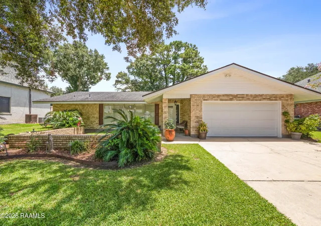 Photo 2 of Single family home for sale at 113 Eastwood Dr, Franklin, LA 70538 | MLS# 2600006757 | Listing updated on 2026-09-08