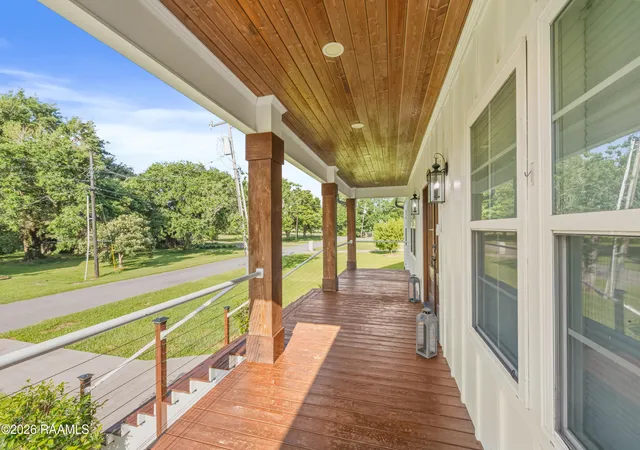 Homes for sale in Delcambre, LA | 508 W Laodis St, Delcambre, LA 70528 | MLS# 2600005817