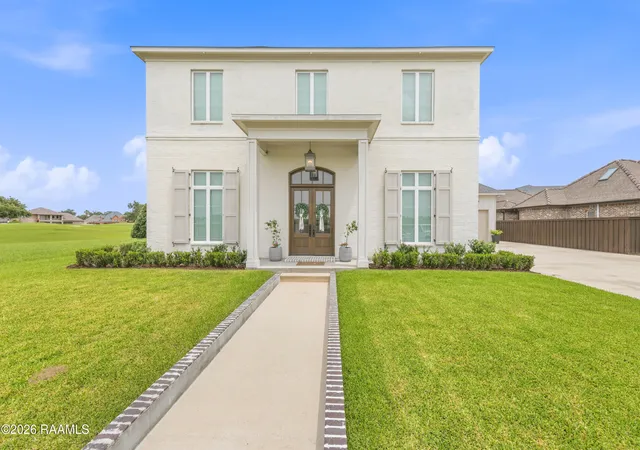 3rd image of 1147 Le Triomphe Pkwy, Broussard, LA 70518 | MLS# 2600006535
