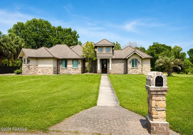2nd image of 1008 Kern Dr, Breaux Bridge, LA 70517 | MLS# 2600004079