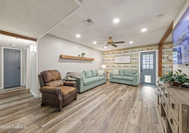 Photo 2 of Single family home for sale at 215 Village Ln, Lafayette, LA 70506 | MLS# 2600007508 | Listing updated on 2026-09-18