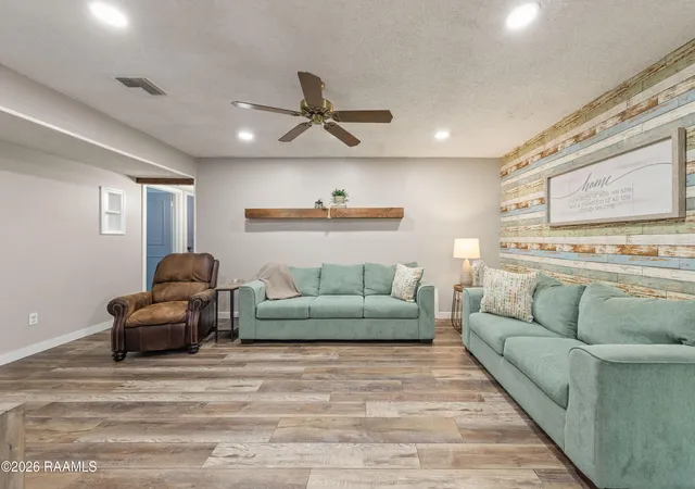 Photo 3 of Single family home for sale at 215 Village Ln, Lafayette, LA 70506 | MLS# 2600007508 | Listing updated on 2026-09-18