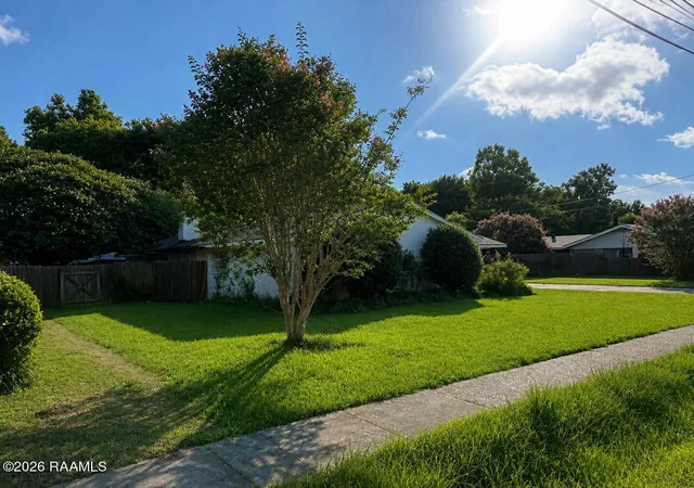 Homes for sale in Lafayette, LA | 117 Charles Dr, Lafayette, LA 70508 | MLS# 2600006219