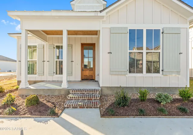 3rd image of 302 Villager Ave, Scott, LA 70583 | MLS# 2500005474