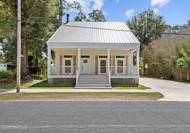 Photo 1 of Sale Pending at 120 N Pinaud St, St. Martinville, LA 70582 | MLS# 2600007894 | Listing updated on 2026-09-14