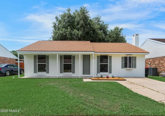 Photo 1 of Single family home for sale at 209 Village Ln, Lafayette, LA 70506 | MLS# 2600005195 | Listing updated on 2026-08-10