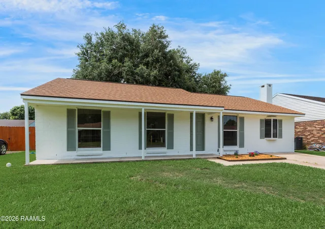 Photo 2 of Single family home for sale at 209 Village Ln, Lafayette, LA 70506 | MLS# 2600005195 | Listing updated on 2026-08-10