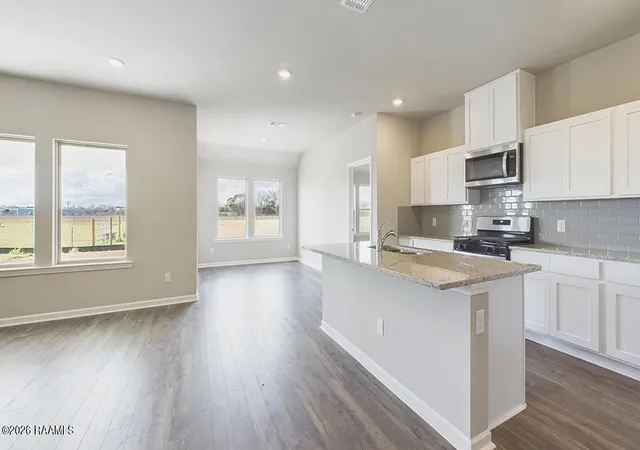 Photo 3 of Single family home for sale at 119 Lake Oak Dr, Lafayette, LA 70507 | MLS# 2600006926 | Listing updated on 2026-09-16
