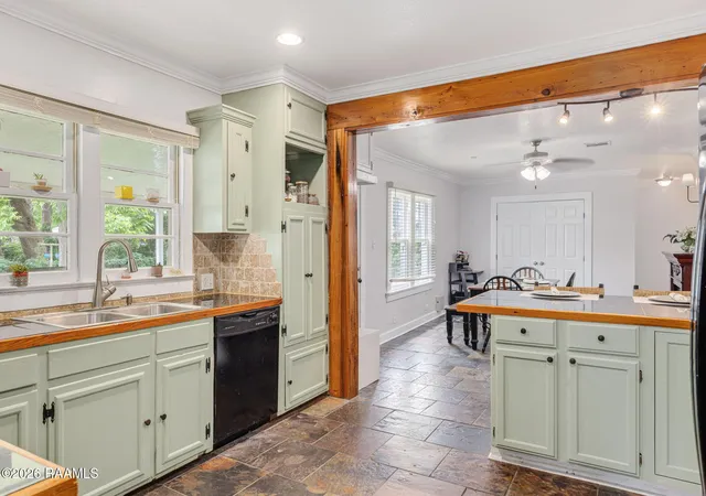 Homes for sale in Lafayette, LA | 152 Louisa Blvd, Lafayette, LA 70506 | MLS# 2600004154