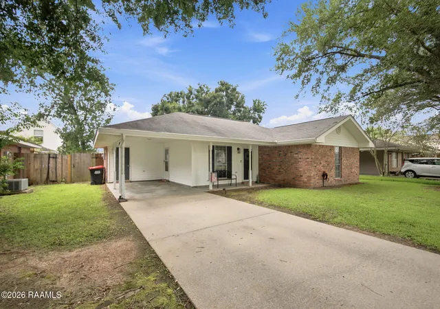 Homes for sale in Youngsville, LA | 130 Marietta Dr, Youngsville, LA 70592 | MLS# 2600005929