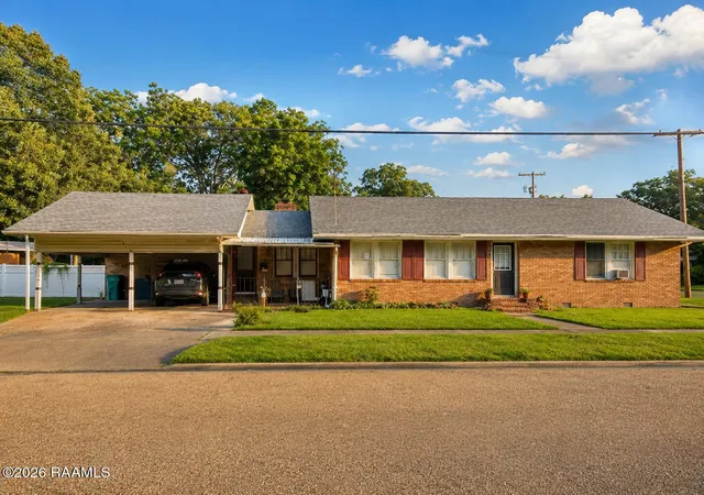 Homes for sale in Eunice, LA | 400 W Oak Ave, Eunice, LA 70535 | MLS# 2600006478