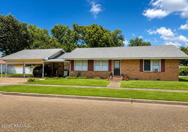 Homes for sale in Eunice, LA | 400 W Oak Ave, Eunice, LA 70535 | MLS# 2600006478