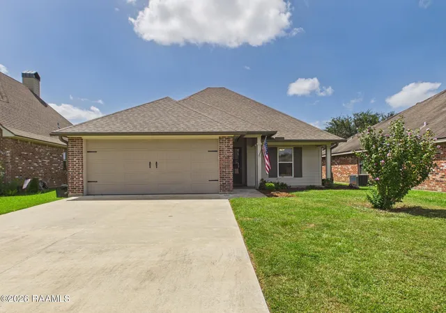 3rd image of 110 Scarlet Oak Dr, Carencro, LA 70520 | MLS# 2600007639