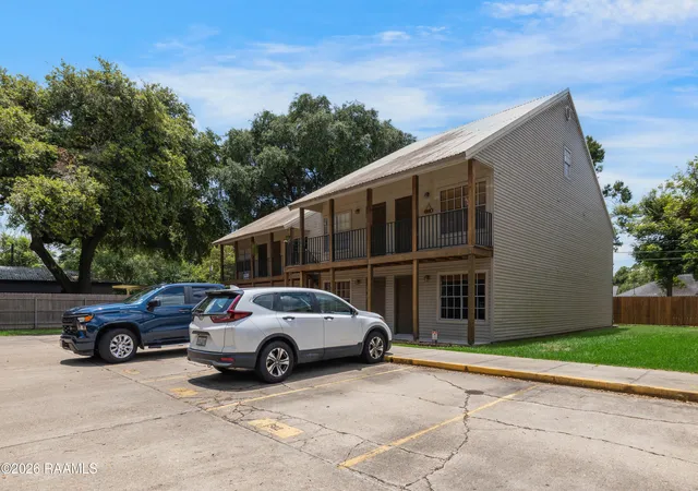 Homes for sale in Lafayette, LA | 300 Lozes Avenue, Lafayette, LA 70508 | Houzeo