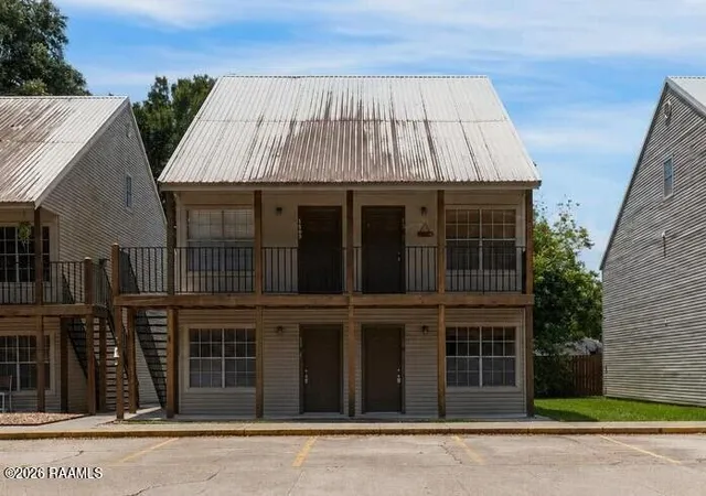 Homes for sale in Lafayette, LA | 300 Lozes Ave, Lafayette, LA 70508
