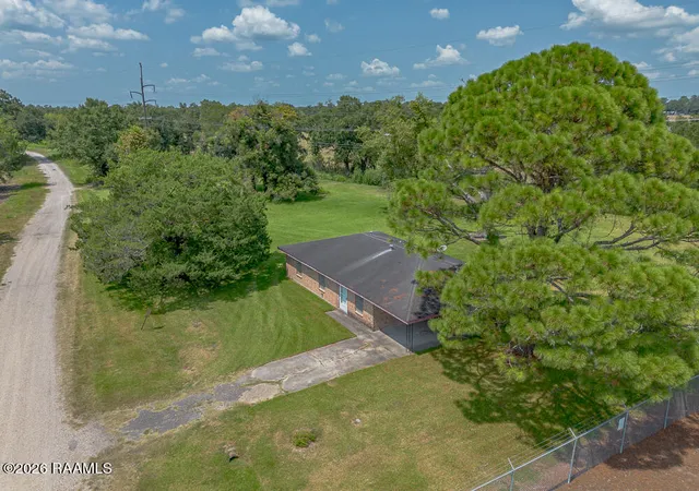 Photo 2 of Single family home for sale at 1102 Macho Grande St, New Iberia, LA 70560 | MLS# 2600008064 | Listing updated on 2026-08-28