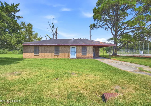 Photo 2 of Single family home for sale at 1102 Macho Grande St, New Iberia, LA 70560 | MLS# 2600008064 | Listing updated on 2026-08-28