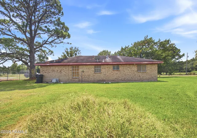 Photo 3 of Single family home for sale at 1102 Macho Grande St, New Iberia, LA 70560 | MLS# 2600008064 | Listing updated on 2026-08-28