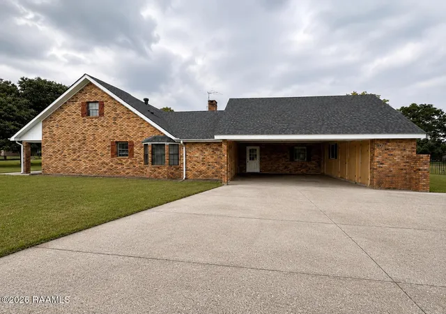 Photo 3 of Single family home for sale at 5517 Resweber Hwy, Saint Martinville, LA 70582 | MLS# 2600006677 | Listing updated on 2026-10-06