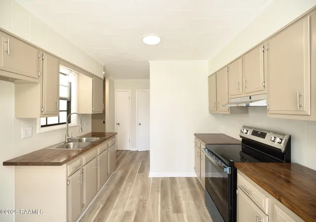 Photo 3 of Single family home for sale at 118 Trewhill Pkwy, Lafayette, LA 70507 | MLS# 2600007868 | Listing updated on 2026-09-09