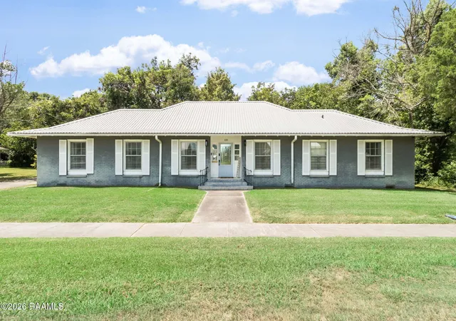 1st image of 120 S Pinaud St, St. Martinville, LA 70582 | MLS# 2600007806