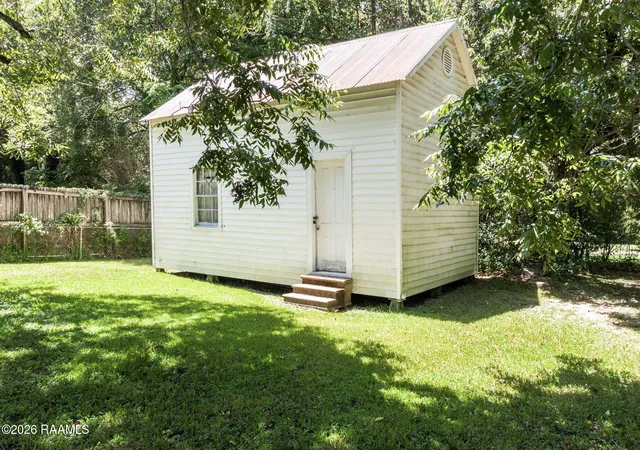 4th image of 120 S Pinaud St, St. Martinville, LA 70582 | MLS# 2600007806